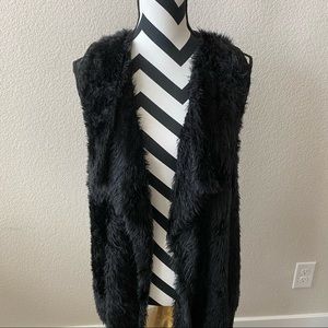 Style & Co || black faux fur vest